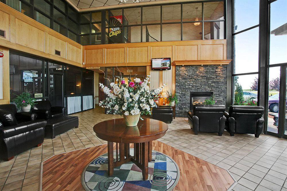 Tropical Inn - North Battleford Bagian luar foto