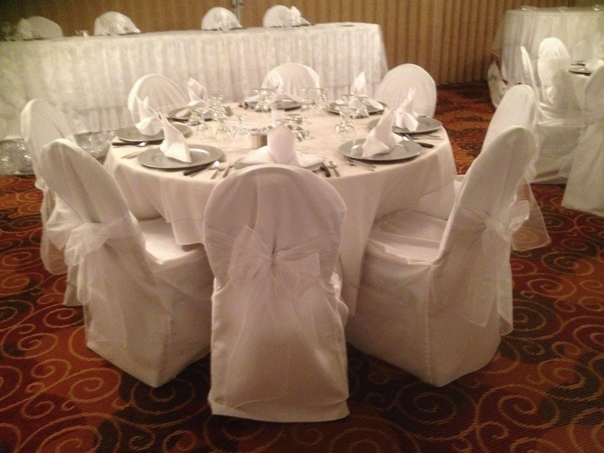 Tropical Inn - North Battleford Bagian luar foto