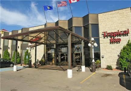 Tropical Inn - North Battleford Bagian luar foto